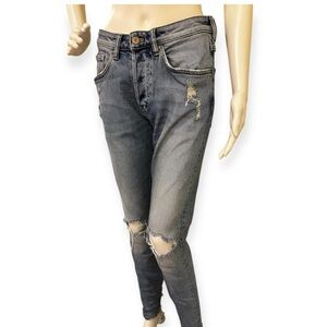 Distressed Women's Skinny Jeans